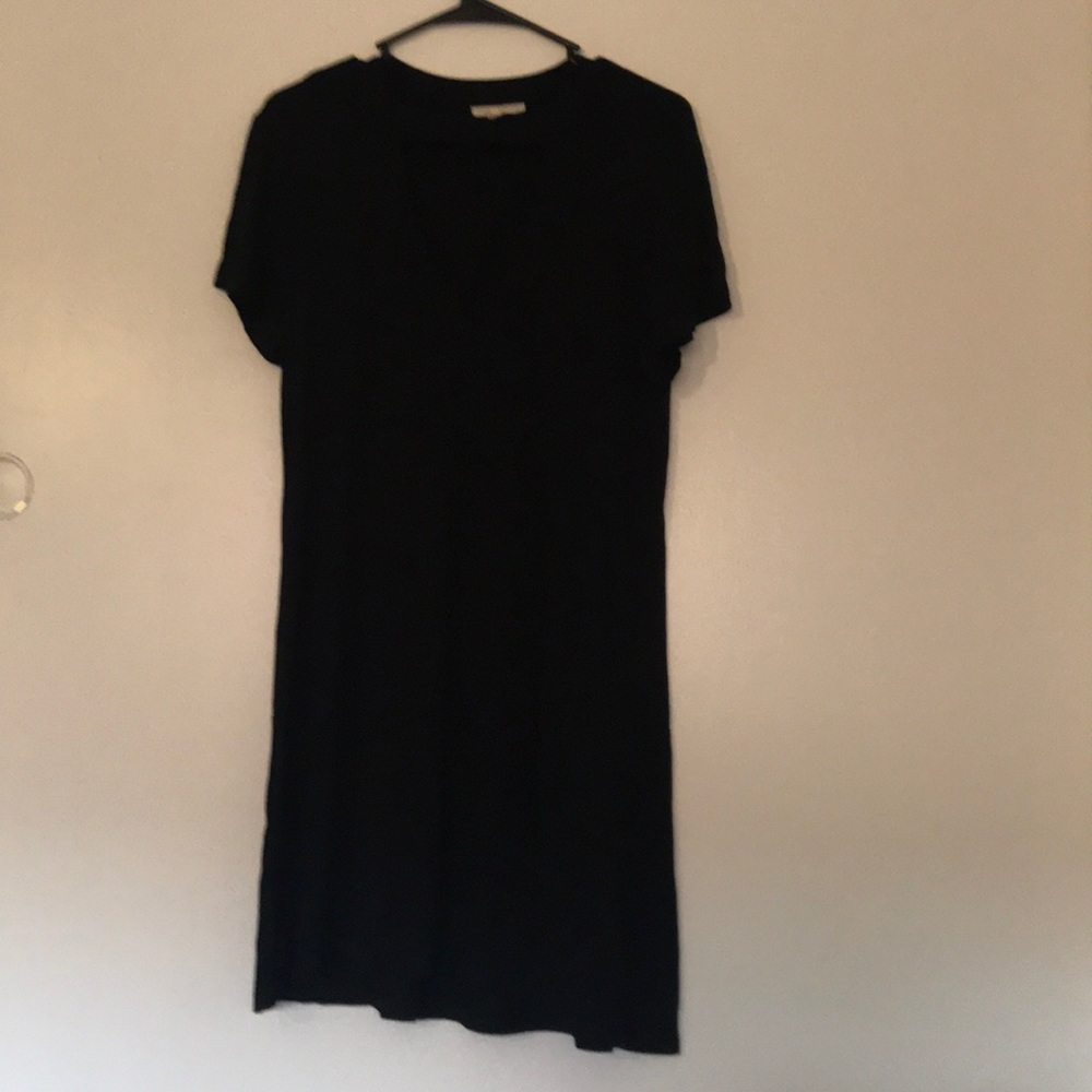 Cute black dress (chest cut out)